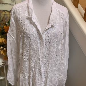 Johnny was 3x white button down.